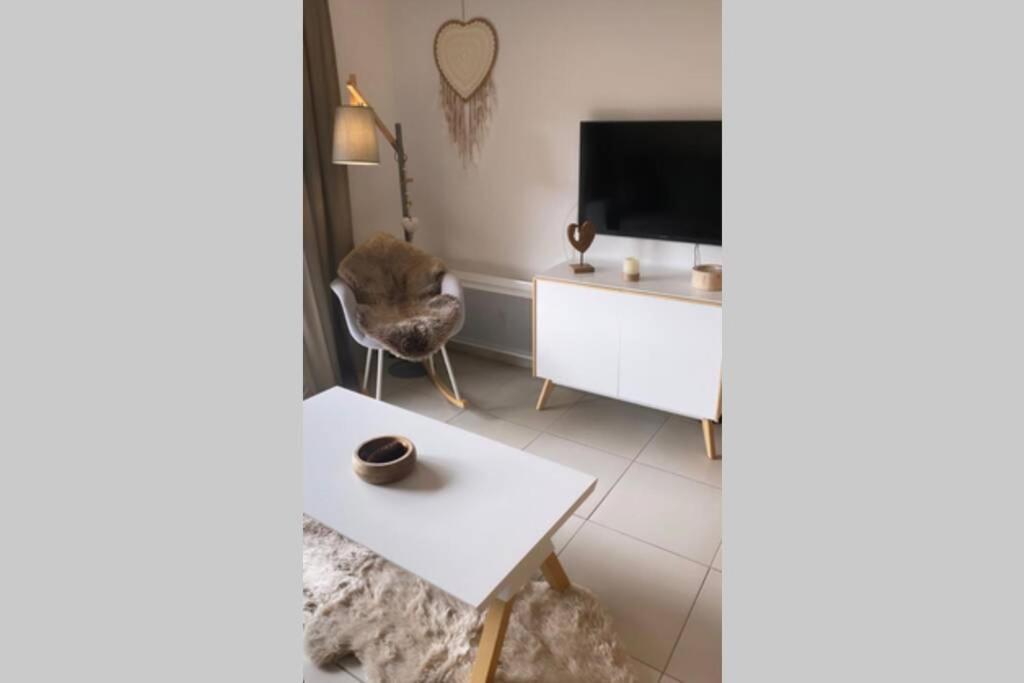 Appartement De Charme Dans Residence Avec Piscine La Joue Du Loup Le Devoluy Ngoại thất bức ảnh