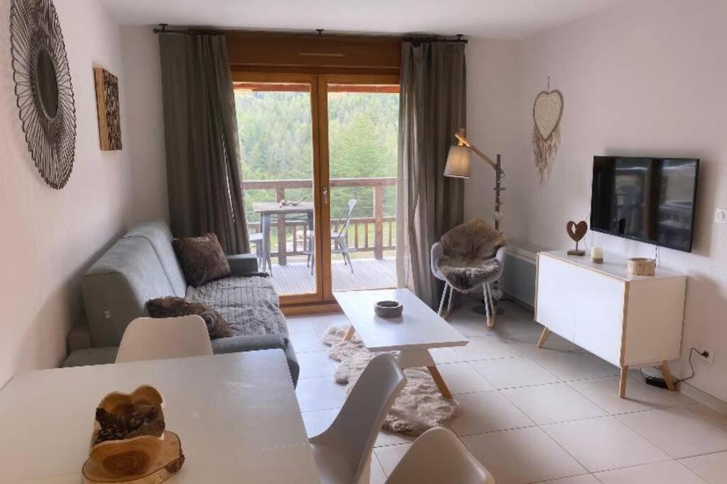 Appartement De Charme Dans Residence Avec Piscine La Joue Du Loup Le Devoluy Ngoại thất bức ảnh