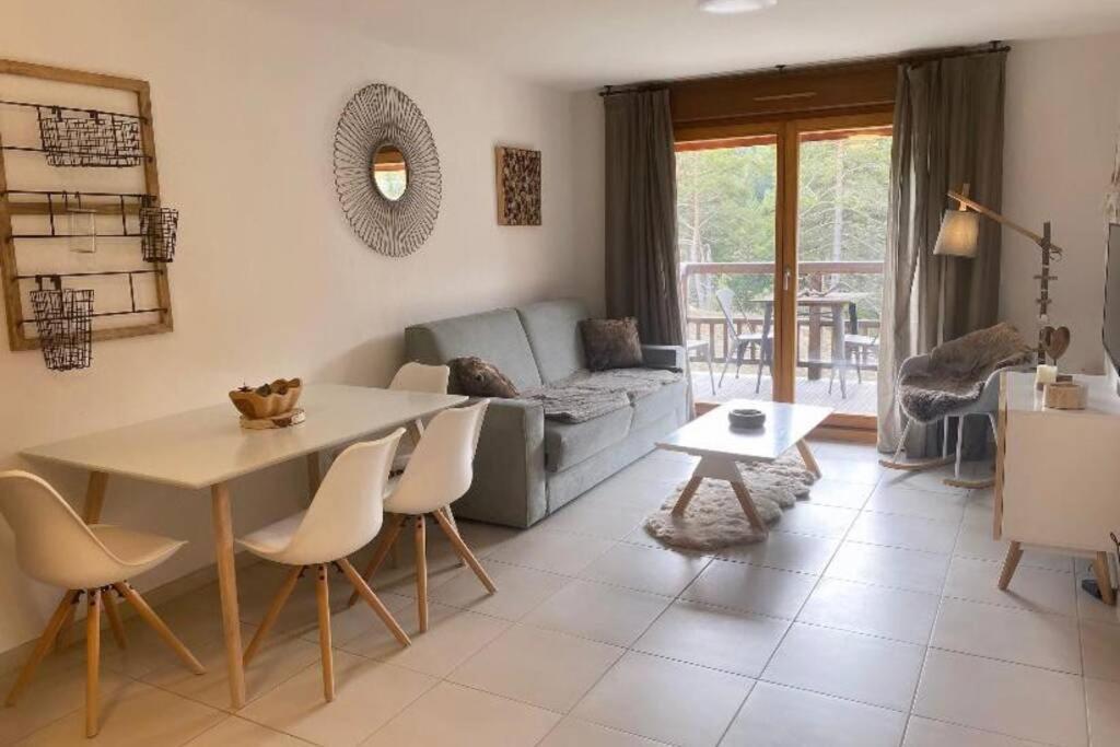 Appartement De Charme Dans Residence Avec Piscine La Joue Du Loup Le Devoluy Ngoại thất bức ảnh